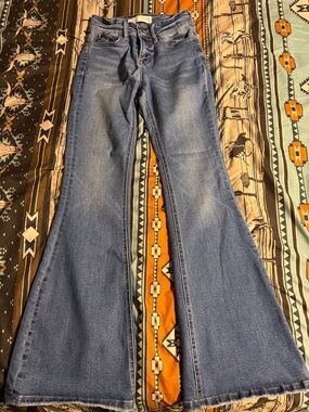 High-Rise Flare Jeans in Medium Blue